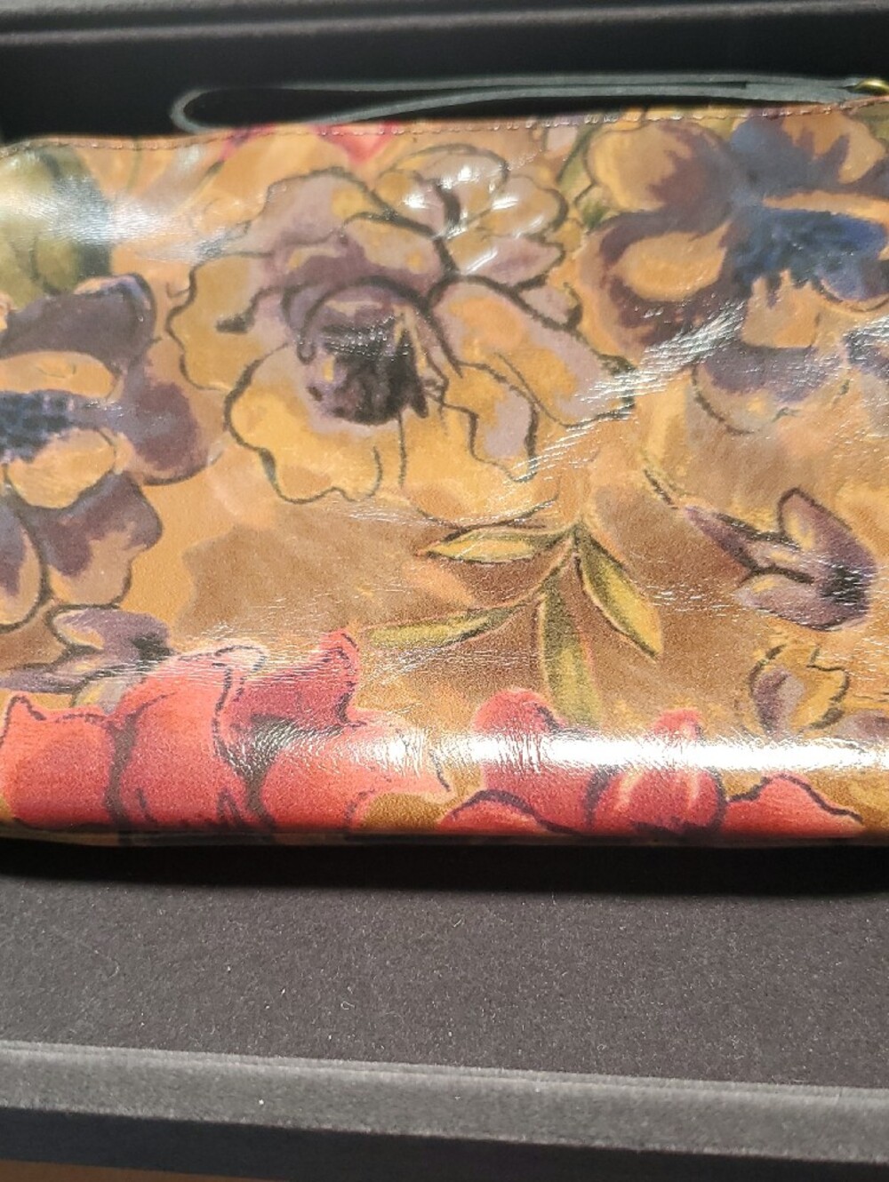 Patricia Nash Floral Wristlet. ACCEPTING REASONABLE OFFERS - Picture 5 of 7